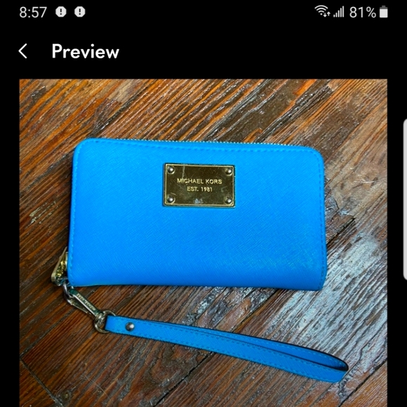 Michael Kors Handbags - Michael Kors wallet